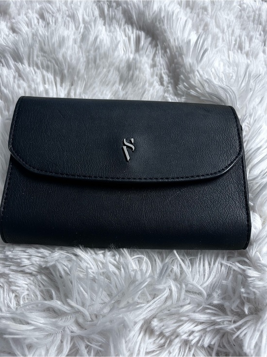 Vera Wang Handbags - Vera Wang Black Women's Leather Wallet‎ Clutch - Compact Everyday Organizer